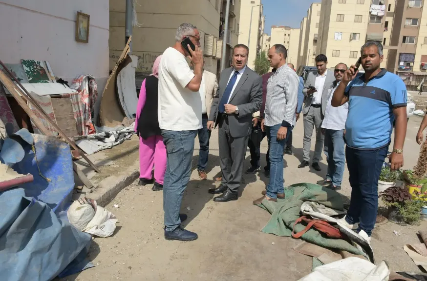 محافظ بورسعيد يوجه بضبط «النباشين» ومصادرة أدوات فرز القمامة بالشوارع