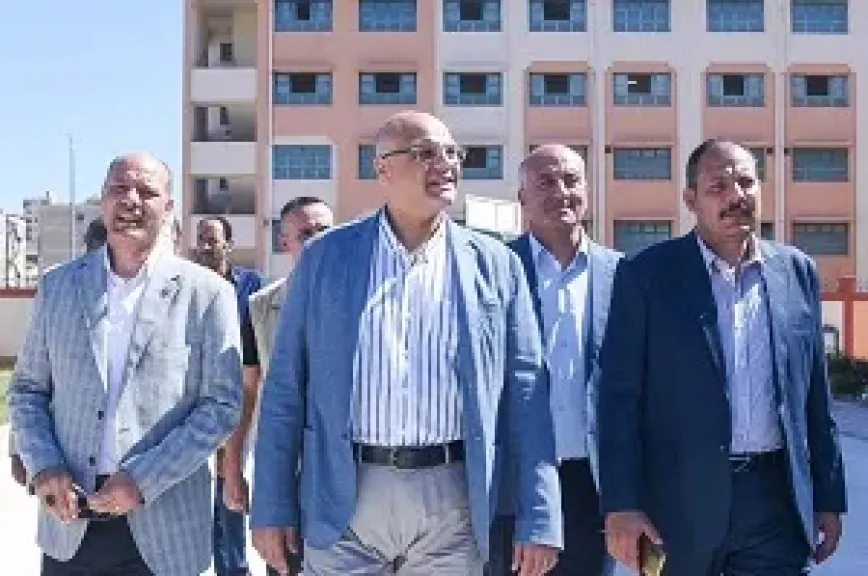 محافظ الإسكندرية يتابع انتظام الدراسة ويوجه بزيادة المساحات الخضراء بالمدارس