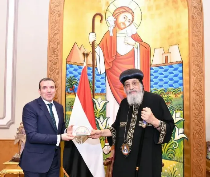 البابا تواضروس الثاني يستقبل رئيس هيئة الإسعاف