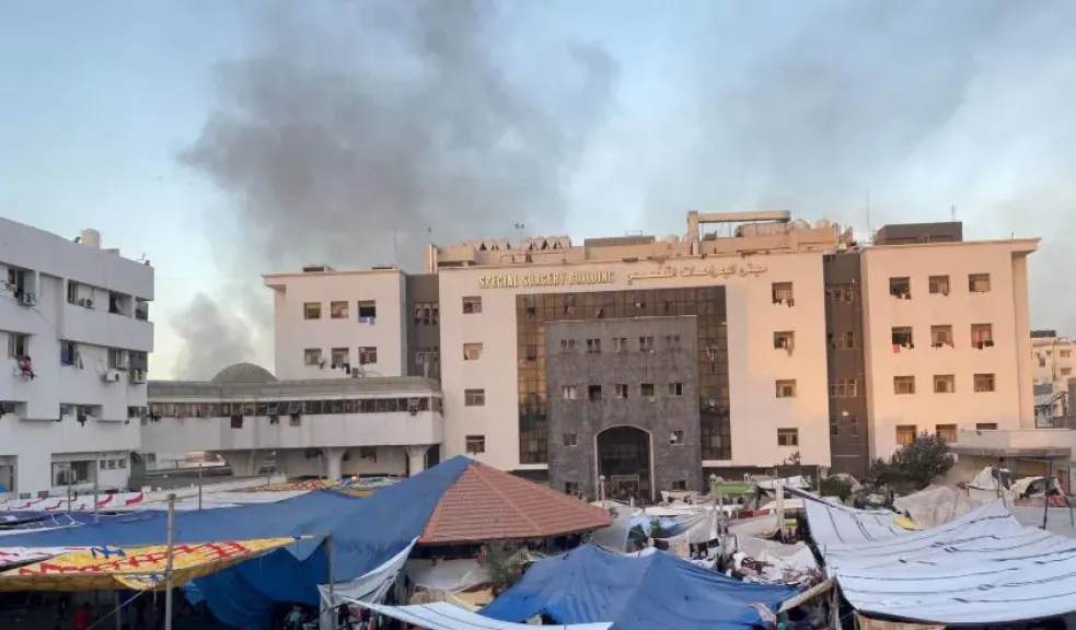 غزة.. الاحتلال يشن غارة بالقرب من مجمع الشفاء الطبي