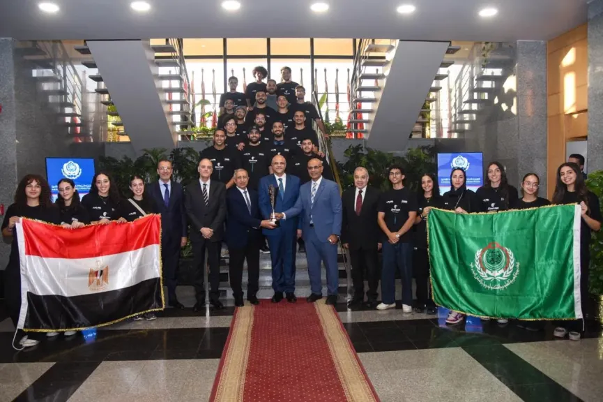 محافظ الإسكندرية ورئيس الأكاديمية العربية يشهدان فعاليات «اليوم الهندسي» بـ «أبي قير»*