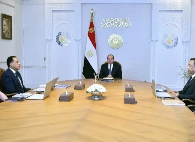 السيسي يوجه بمتابعة منظومة كارت الخدمات الحكومية الموحد والتوسع في الذكاء الاصطناعي والجيل الخامس