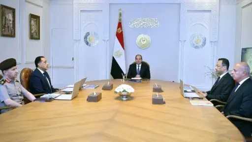 السيسي يوجه بمتابعة منظومة كارت الخدمات الحكومية الموحد والتوسع في الذكاء الاصطناعي والجيل الخامس