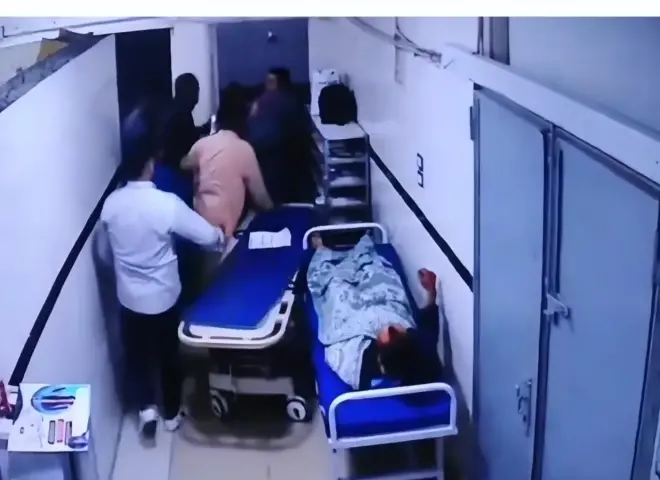 بسبب تكلفة العملية.. حبس أسرة مريض لاتهامهم بالاعتداء على طاقم طبي داخل مستشفى بالمحلةل