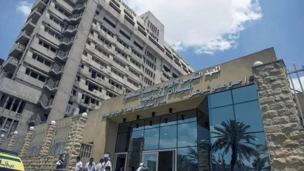 قسم الجراحة يعلق عملياته بسبب عطل الأسانسير بمعهد الأورام.. والعميد يؤكد انتظام العمليات وعدم توقفها