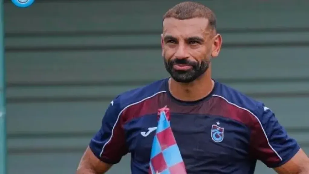 بعد ليلة الهاتريك التاريخية.. رئيس طرابزون سبور يشيد بشخصية محمد صلاح ويتغزل في تواضعه