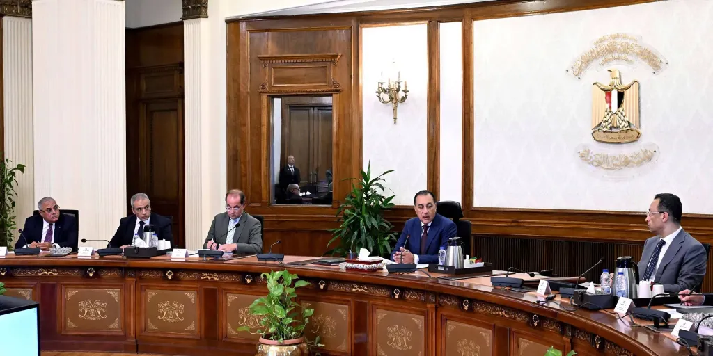 رئيس الوزراء يتابع مستجدات العمل لعدد من مشروعات تكنولوجيا المعلومات والبنية التحتية للاتصالات والتحول الرقميّ
