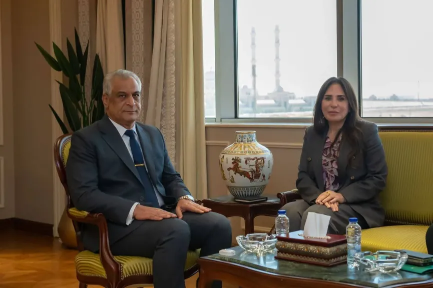 وزيرا الإنتاج الحربي والإسكان يتابعان مستجدات مشروعات التعاون المشترك