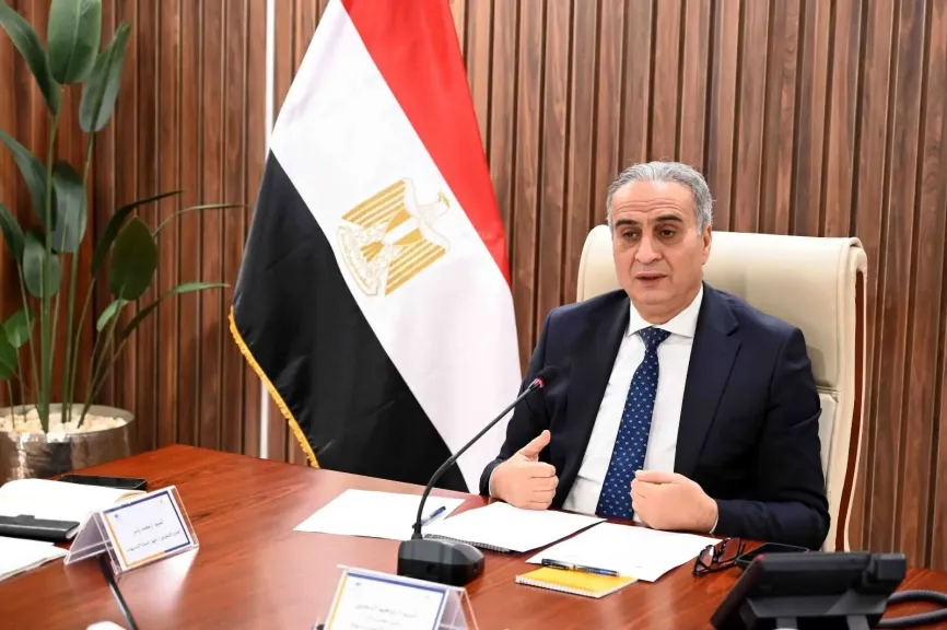 ضبط محل تجاري بالقاهرة الجديدة لتجارة الأدوات الكهربائية واللمبات والكشافات مجهولة المصدر تحمل بيانات فنية مُضللة