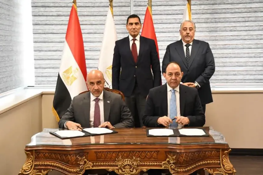 وزير الشباب والرياضة يشهد مراسم توقيع بروتوكول تعاون بين الوزارة وشركة روابط الرياضية لدعم وتسويق الأبطال والاتحادات الرياضية