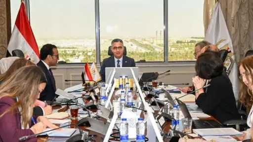 وزير التموين يبحث مع وفد بنك الاستثمار الأوروبي تعزيز التعاون ومشروعات الأمن الغذائي