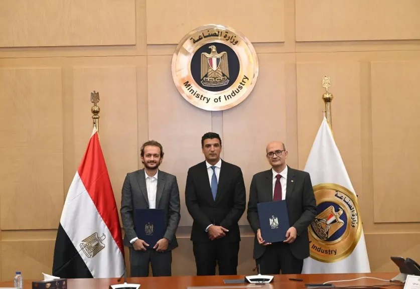وزير الصناعة يشهد مراسم إطلاق وتسليم أول روبوت صناعي مصري بأيادٍ وعقول مصرية وتكنولوجيا محلية