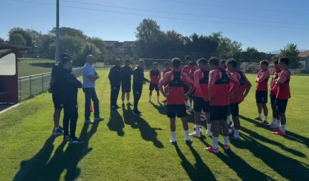 منتخب الناشئين يؤدي مرانه الرئيسي استعدادًا لمواجهة كوريا في بطولة الصداقة بسويسرا