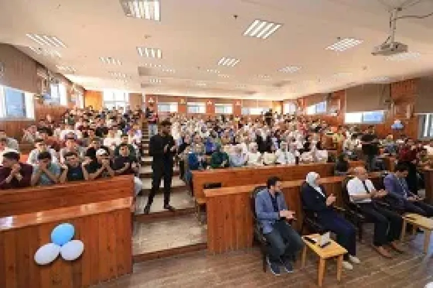 رئيس جامعة كفر الشيخ لطلاب القطاع الطبي: أنتم مستقبل الجامعة الذي نراهن عليه