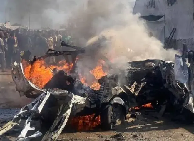 شهيد و16 مصابا بغارة إسرائيلية استهدفت سيارة بحي الشيخ عجلين في مدينة غزة