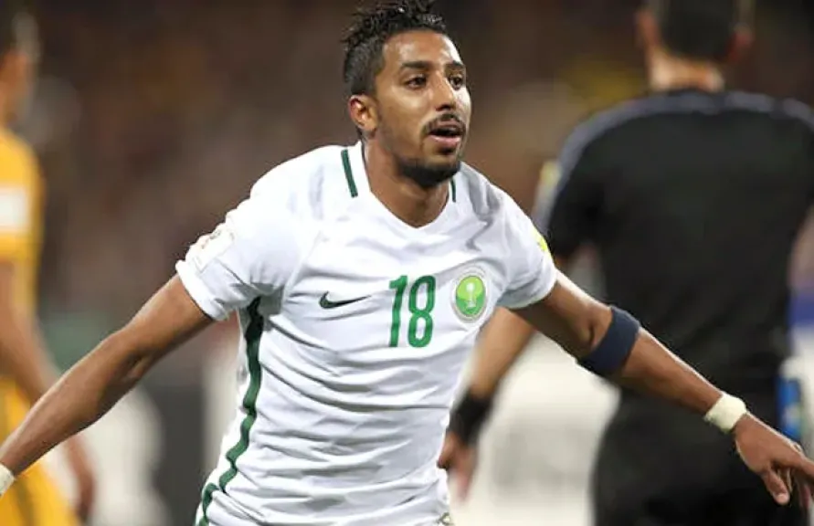 تقارير سعودية تكشف موقف سالم الدوسري من كلاسيكو الهلال والاتحاد