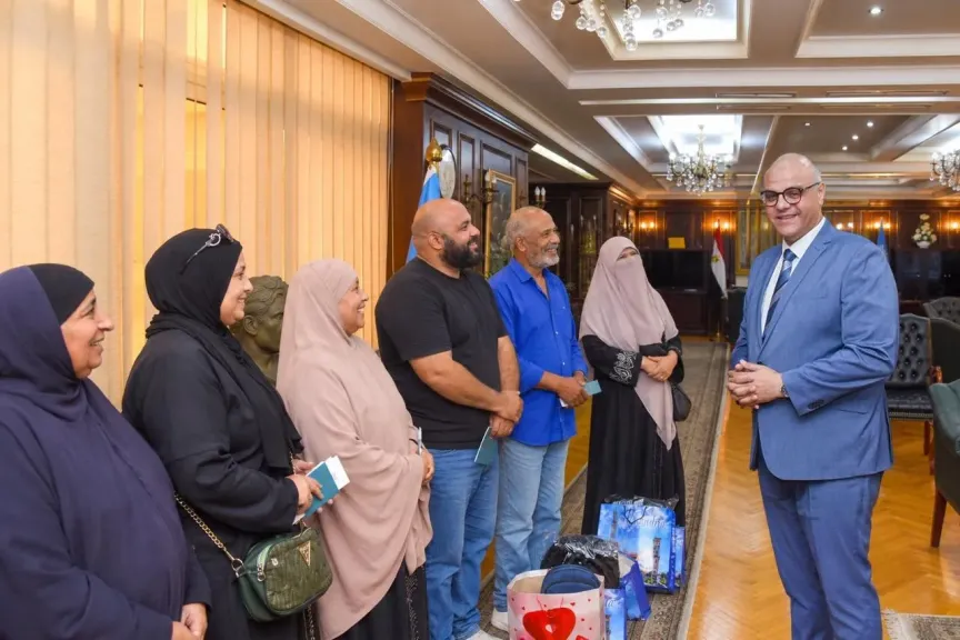 محافظة الإسكندرية: تسلم 6 رحلات عمرة لوالدي شهيدي الواجب quot;سليمان عبد العزيز وزياد محمدquot; وأمهات العرايس المكافحات