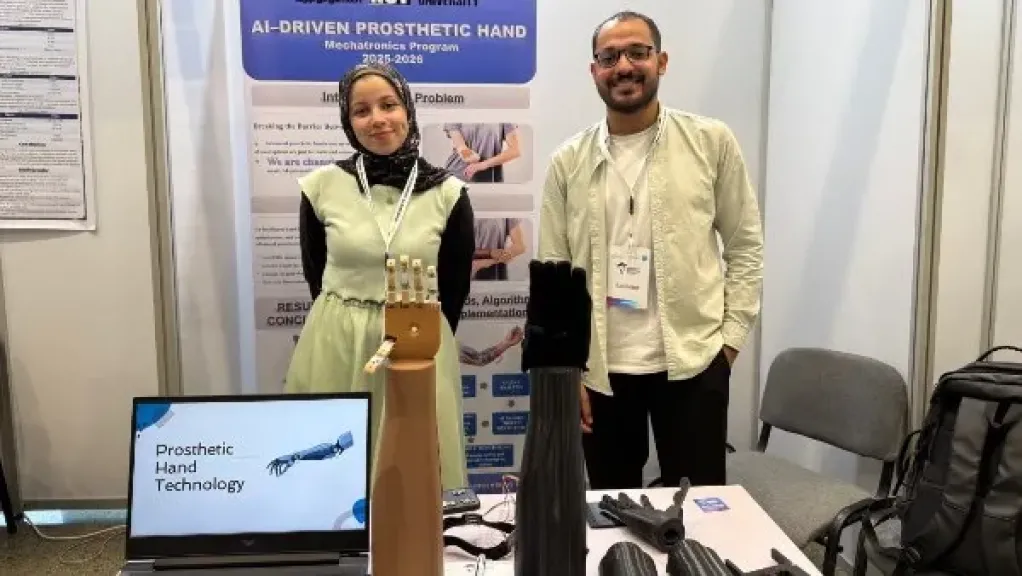 جامعة القاهرة الجديدة التكنولوجية تحصد المركز الثاني في قمة الابتكار الجامعي 2026 بمشروع طرف صناعي بالذكاء الاصطناعي