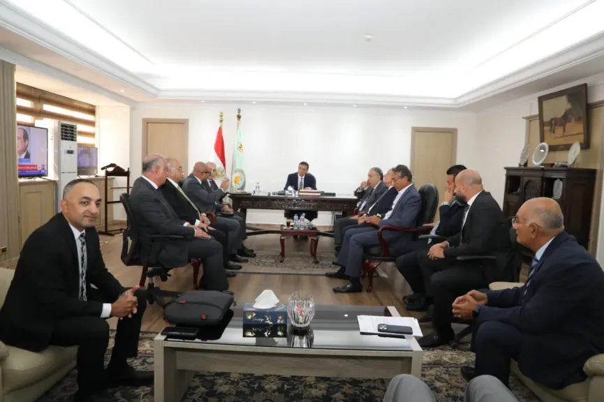 وزير الزراعة يبحث مع غرفة استصلاح الأراضي الصحراوية سبل دعم الاستثمار الزراعي وتذليل العقبات أمام القطاع الخاص