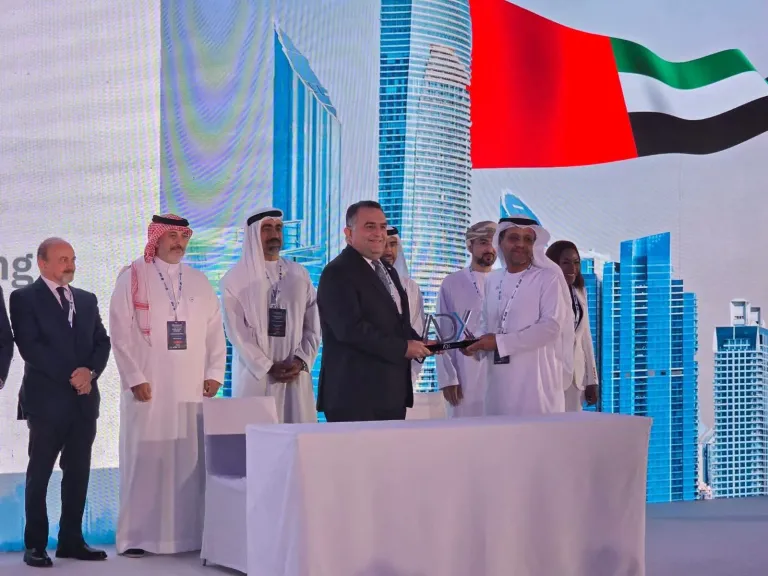 البورصة المصرية (EGX) وسوق أبوظبي للأوراق المالية (ADX) يوقعان مذكرة تفاهم استراتيجية لدعم تكامل الأسواق وتدفقات الاستثمار الدولية