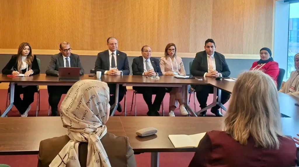 رئيس «الاعتماد والرقابة الصحية» يبحث مع رئيس «ISQua» توسيع آفاق التعاون الدولي في جودة الرعاية الصحية