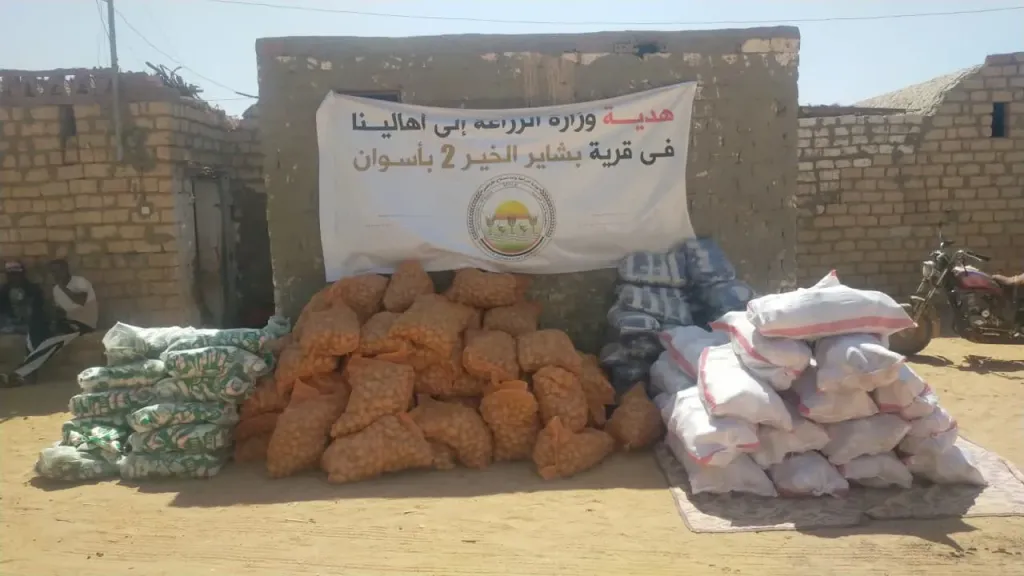 استجابة عاجلة من وزير الزراعة: قوافل غذائية وفرق فنية لدعم أهالي قرى «بشاير الخير ١ و ٢» و«توماس وعافية» بأسوان