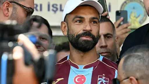 زوجة لاعب طرابزون: صلاح يحظى بمكانة خاصة في عائلتنا