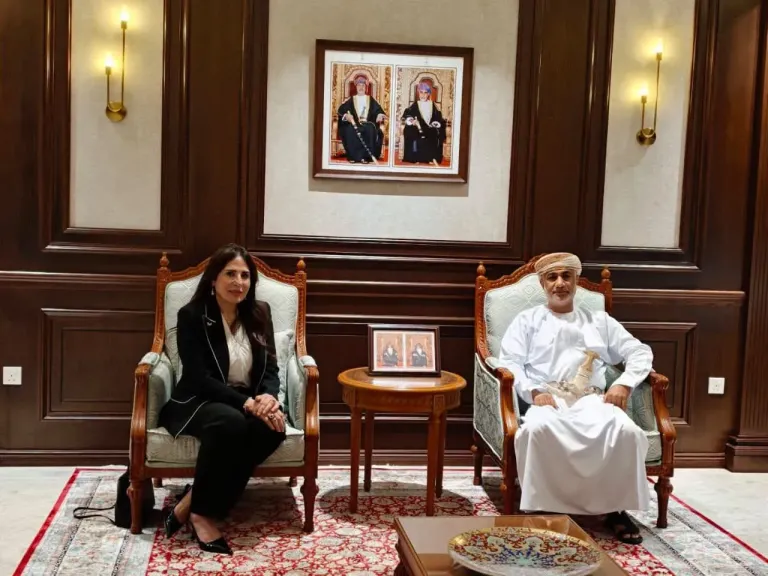 وزيرة الإسكان تلتقي رئيس بلدية مسقط لبحث تبادل الخبرات في مجالات التخطيط والتطوير العمراني والاستثمار