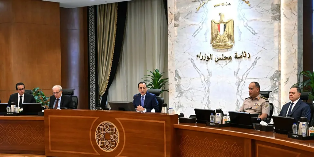 رئيس الوزراء: ”نتقبل أي انتقاد.. ونرحب بكل رأي مخالف”