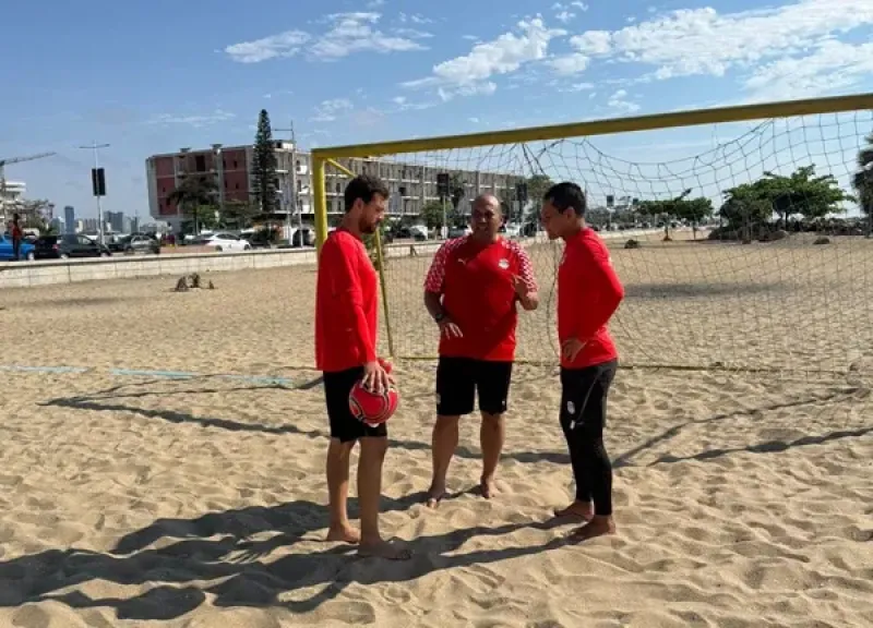 منتخب الشاطئية يخوض مرانه الأول في لواندا قبل مواجهة أنجولا الأحد المقبل