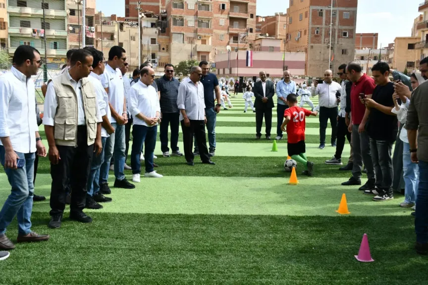 وزير الشباب والرياضة ومحافظ الغربية يفتتحان ملعبًا سباعيًا بمركز شباب البطل محمد سيد سامي بسبرباي