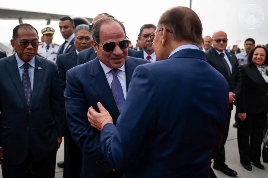 السيسي عقب مغادرته ماليزيا: مشاعر المحبة والامتنان تعكس عمق العلاقات بيننا وتدفعها لآفاق أرحب من التعاون