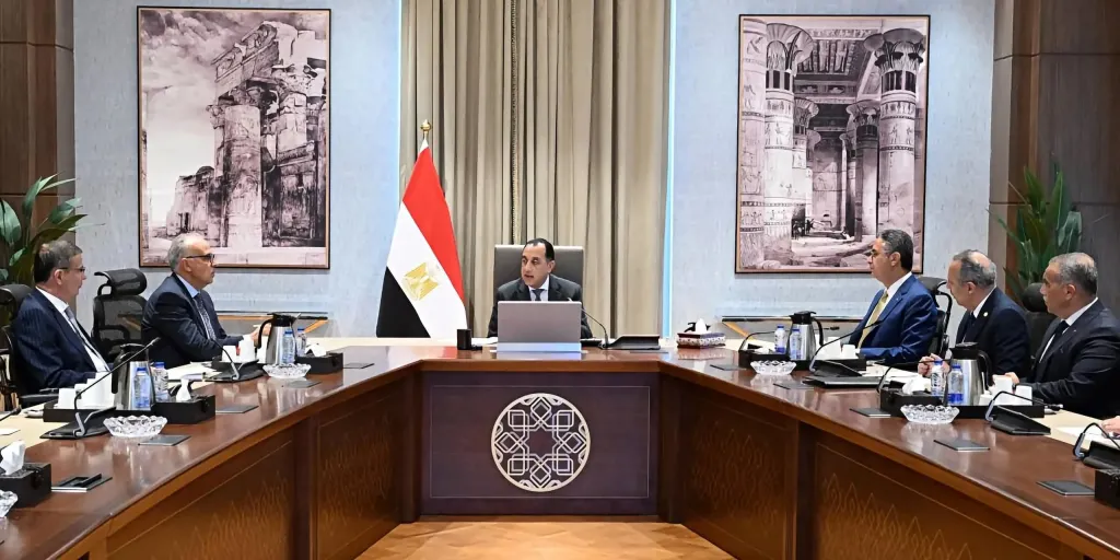 رئيس الوزراء يستعرض محاور جلسة ”الأمن الغذائي والمائي: تحديات اليوم وضمانات المستقبل”