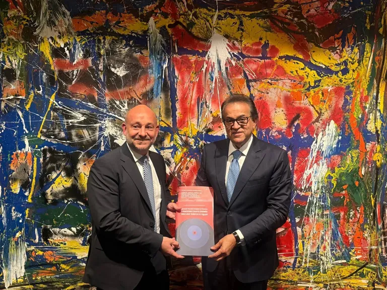 وزير الصحة يبحث مع وفد معهد «WifOR» و«روش» تعزيز التعاون الصحي على هامش قمة برلين