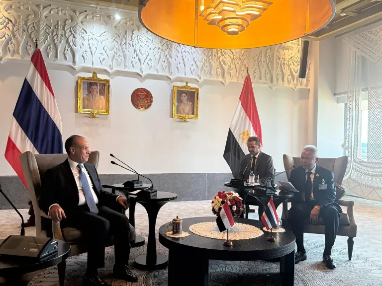 وزير الخارجية يلتقي رئيس مجلس النواب ورئيس الجمعية الوطنية التايلاندية