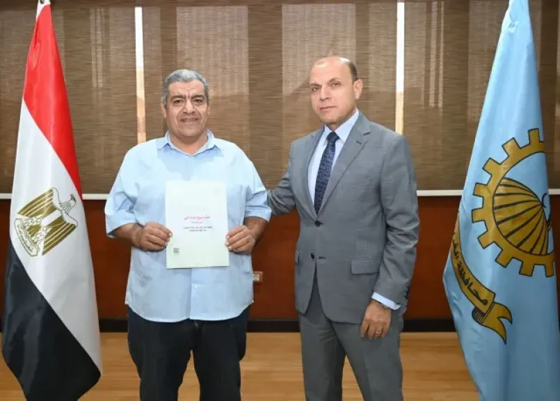محافظ الغربية يُسلّم 8 عقود تقنين لأراضي أملاك الدولة للمستفيدين عبر المنصة الوطنية