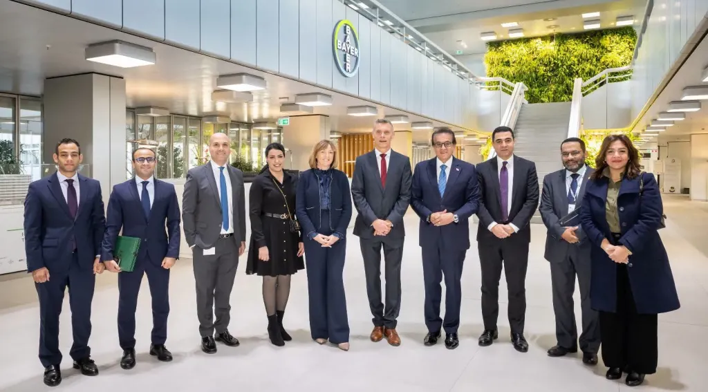 وزير الصحة يزور مقر «باير» الألمانية لبحث تعزيز التعاون الصحي وتوطين الصناعة على هامش قمة برلين