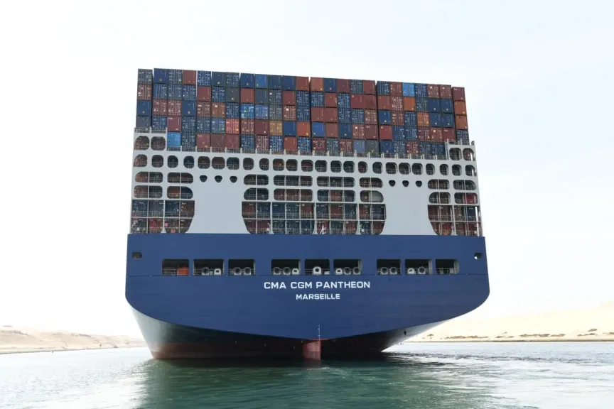 لأول مرة.. عبور سفينة الحاويات العملاقة CMA CGM PANTHEON قناة السويس بحمولة صافية 221 ألف طن