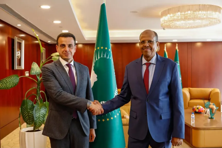 رئيس مفوضية الاتحاد الأفريقي يستقبل السفير المصري ويشيد بنجاح مصر في تنظيم  الفعاليات الأفريقية