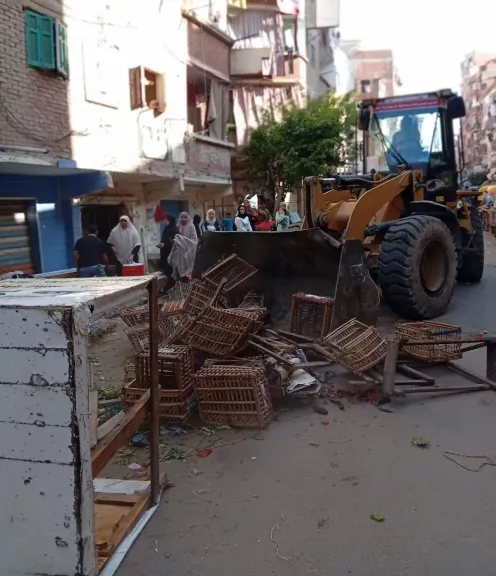 محافظ الإسكندرية: حملات ميدانية مكبرة بأحياء وسط وشرق والعجمي والجمرك لإزالة الإشغالات وفرض الانضباط بالشارع السكندري.