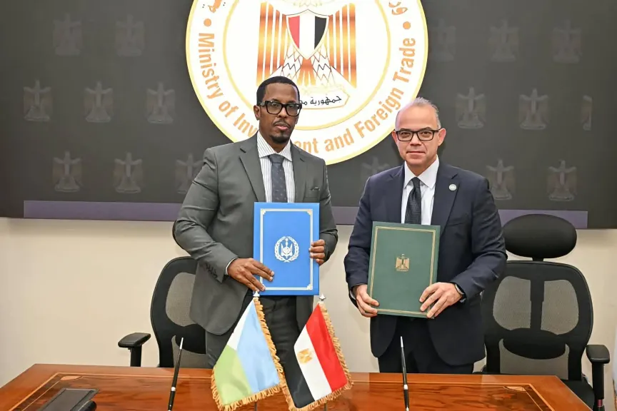 وزير الاستثمار ونظيره الجيبوتي يوقعان بروتوكول الاتفاق الإطاري لتعزيز التعاون الاستثماري والتجاري
