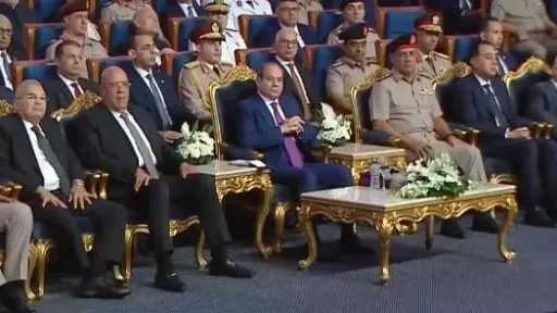 الرئيس السيسي: للدولة دستور.. دستور وافقنا عليه للدولة.. لن يمسه أحد.. ولن يعبث احد بعقول المصريين