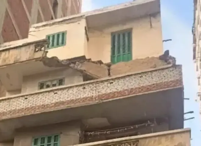 انهيار أجزاء من شرفة عقار في باكوس بالإسكندرية دون إصابات.. ومعاينة المبنى لاتخاذ الإجراءات اللازمة