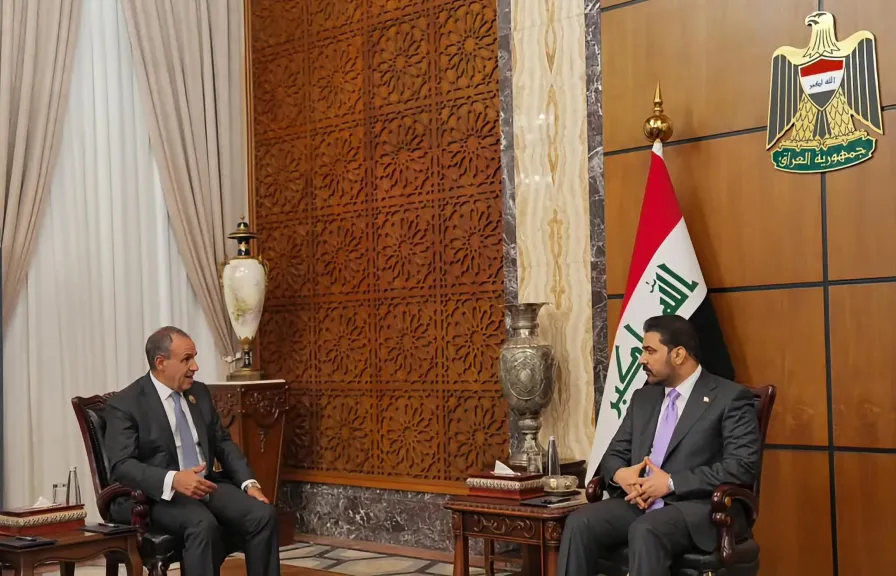 وزير الخارجية يلتقي رئيس الوزراء العراقي .. ويؤكد على أهمية تعزيز الشراكة الثنائية