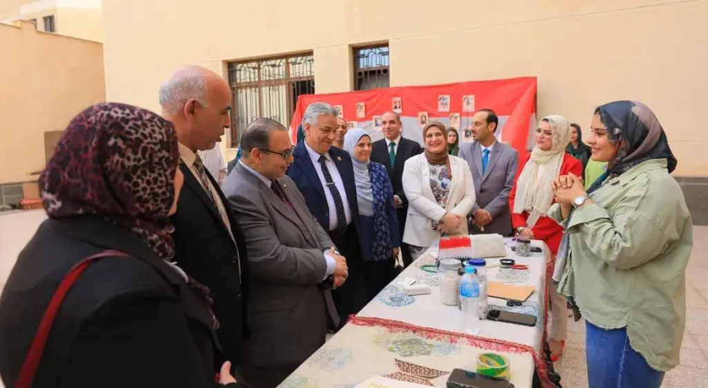 رئيس جامعة كفر الشيخ: إعادة تدوير المخلفات أصبحت مجالا واسعا للابتكار ووسيلة لترشيد استهلاك الموارد