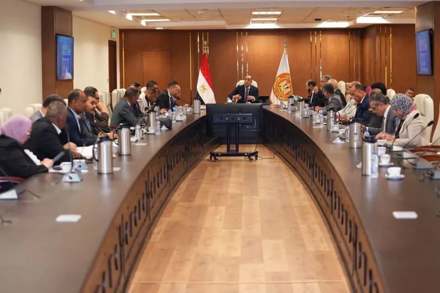 وزير العمل يناقش تعديلات مقترحة على قانون المنظمات النقابية العمالية