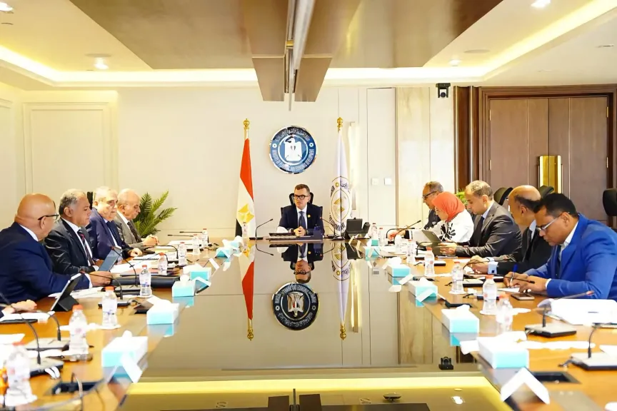 وزير التخطيط يبحث الاستغلال الأمثل لأصول بنك الاستثمار القومي الناتجة عن تسوية التشابكات المالية