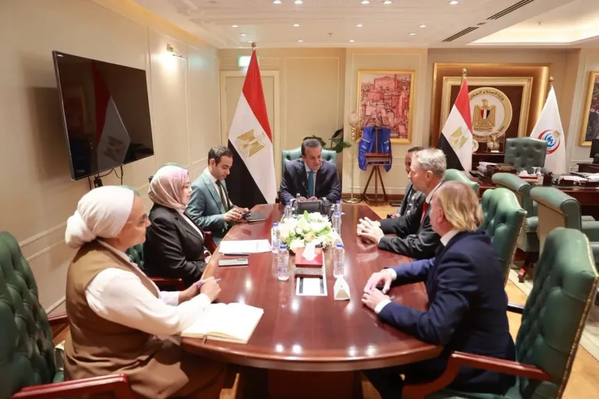 وزير الصحة يبحث مع ممثلي “سانوفي” تعزيز التعاون والتوسع في الفرص الاستثمارية بقطاع الدواء