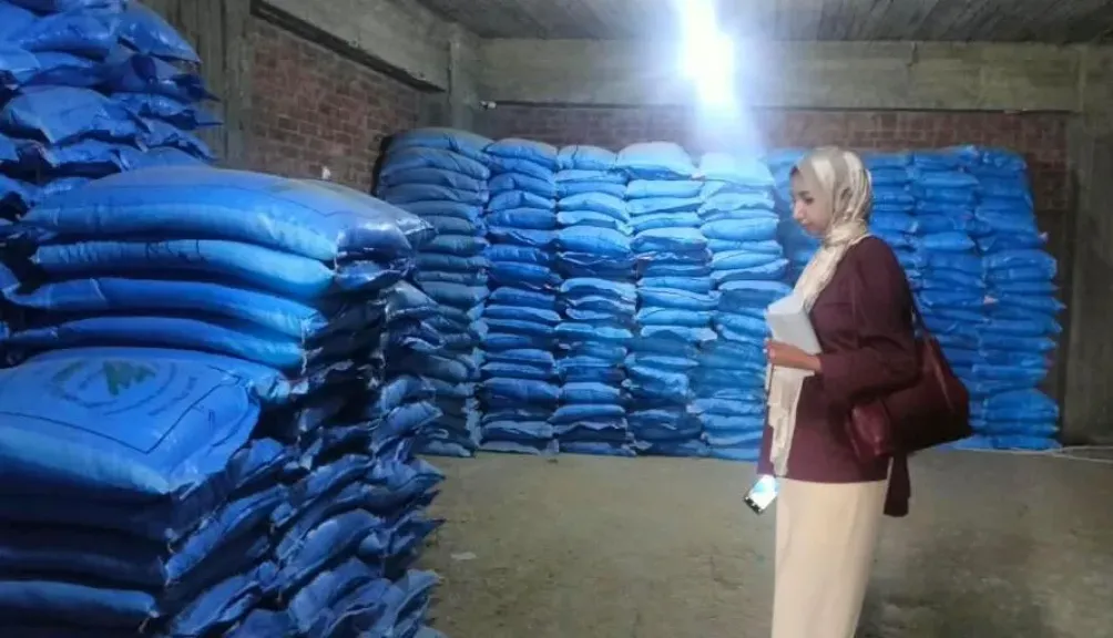 ضبط وإعدام ربع طن من الأغذية فاسدة وتحرير 40 محضر إشغال طريق خلال حملات في المنيا