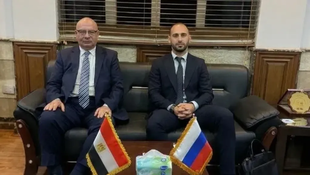 رئيس الخدمات البيطرية يبحث مع الملحق الزراعي الروسي تعزيز التعاون وتبادل الخبرات